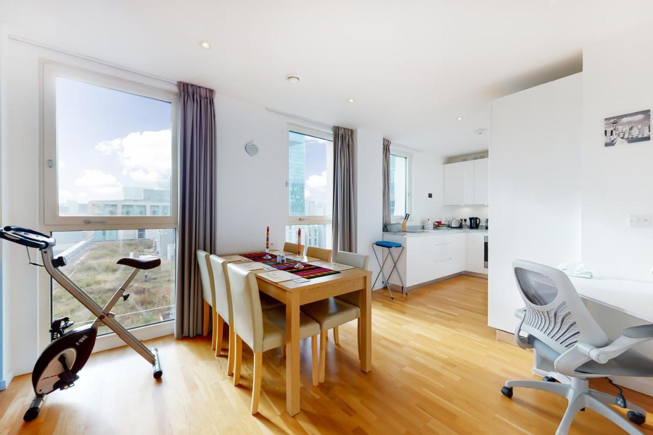Lovely 2 Bedroom Flat With Balcony In Stratford London Luaran gambar