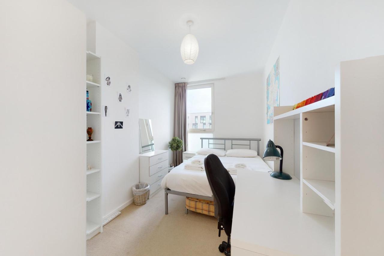 Lovely 2 Bedroom Flat With Balcony In Stratford London Luaran gambar